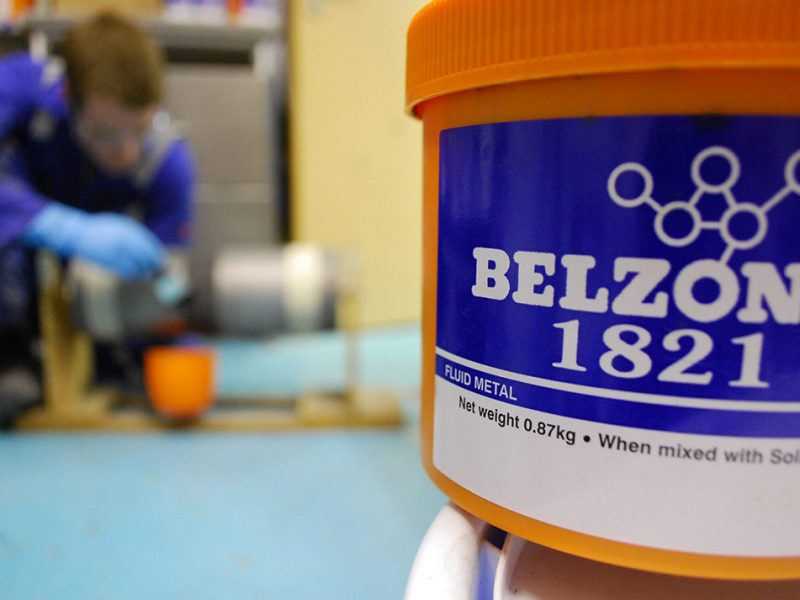 Belzona 1821 (Fluid Metal) Epoxy premaz koji u kombinaciji Belzona agregata daje protuklizne karakteristike metanih površina
